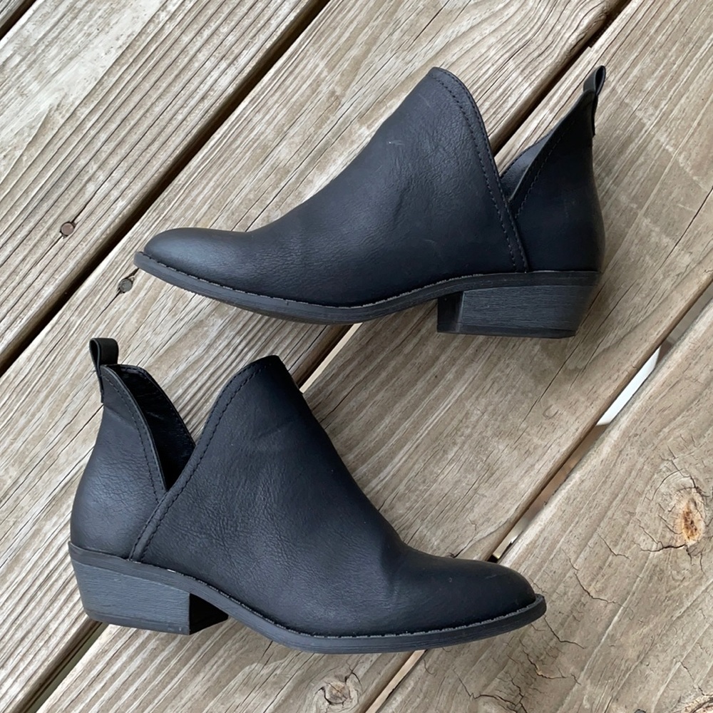 Women’s Black Boots / Booties Size 6